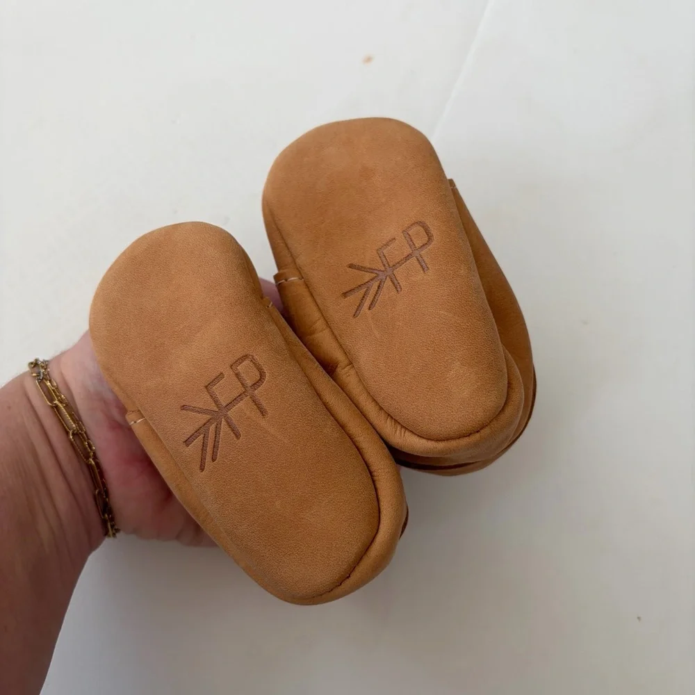 NEW ⭐️ freshly picked cedar oxford baby shoe size 2 baby moccasins